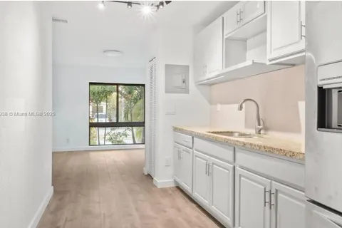 5901 SW 6th St, Miami FL 33144