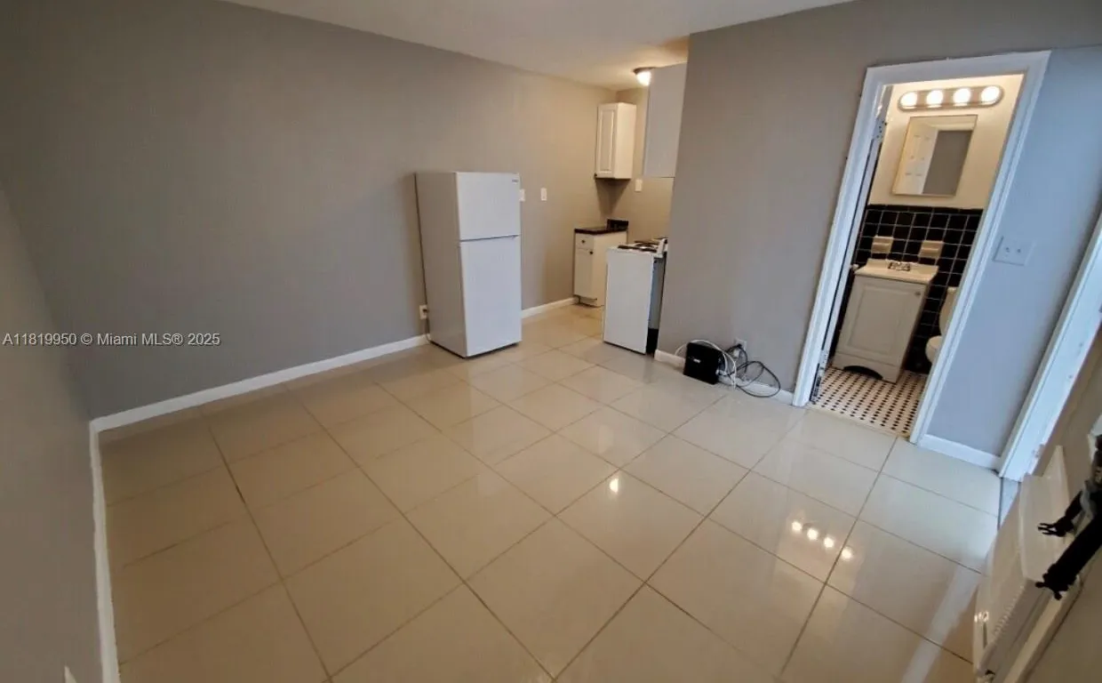1719 Lincoln St, Hollywood FL 33020