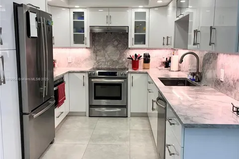 531 N Ocean Blvd # 404, Pompano Beach FL 33062