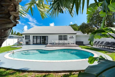1401 SW 32nd St, Fort Lauderdale FL 33315