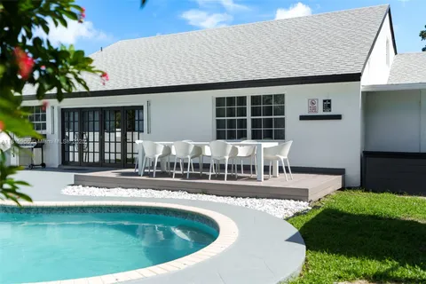 1401 SW 32nd St, Fort Lauderdale FL 33315