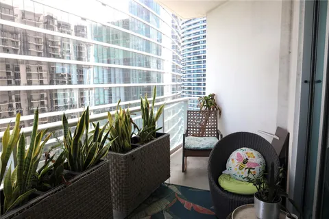 300 S BISCAYNE BL # 3504, Miami FL 33131