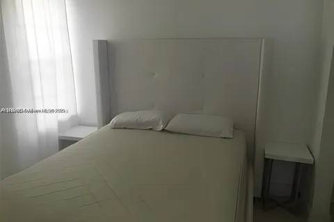 801 8th St # 101, Miami Beach FL 33139
