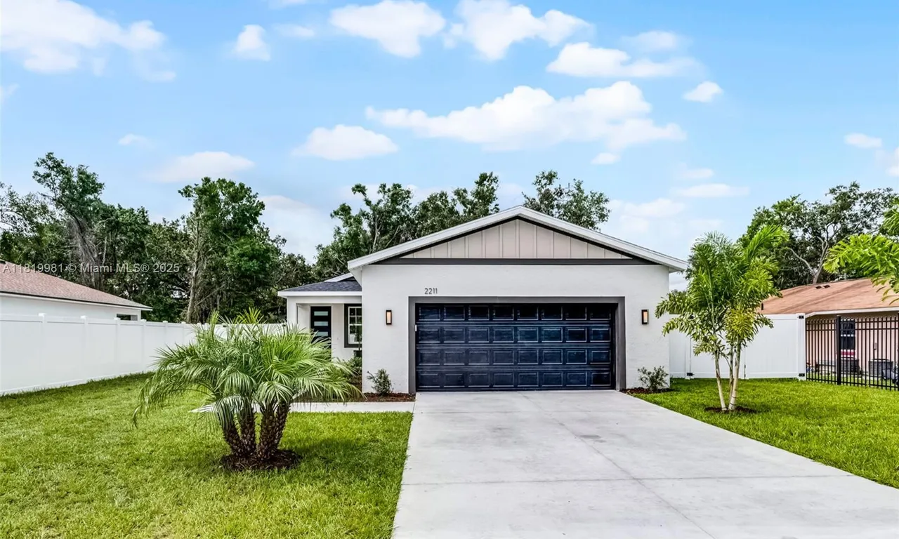 2211 Simmons ave, Other City - In The State Of Florida FL 34748