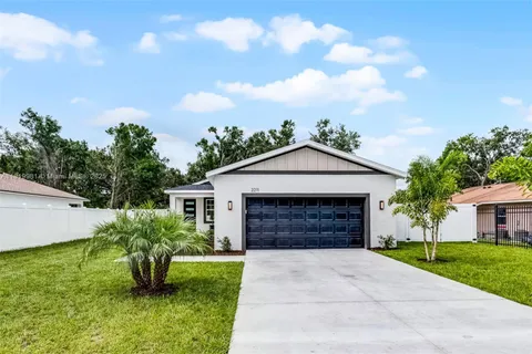 2211 Simmons ave, Other City - In The State Of Florida FL 34748