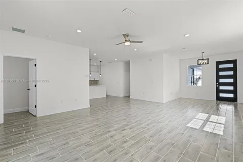 2211 Simmons ave, Other City - In The State Of Florida FL 34748