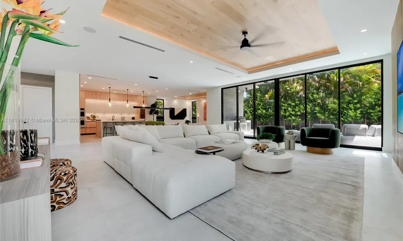 4110 Park Ave, Miami FL 33133