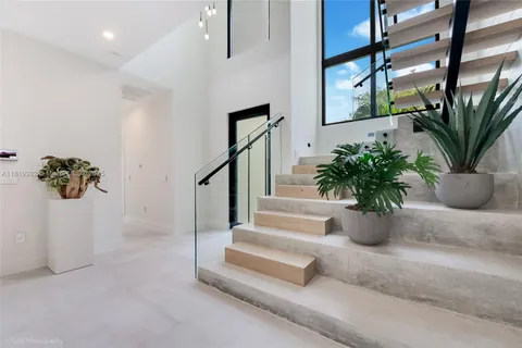 4110 Park Ave, Miami FL 33133