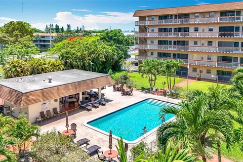 5300 Washington St # U305, Hollywood FL 33021