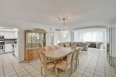 5005 Collins Ave # 424, Miami Beach FL 33140