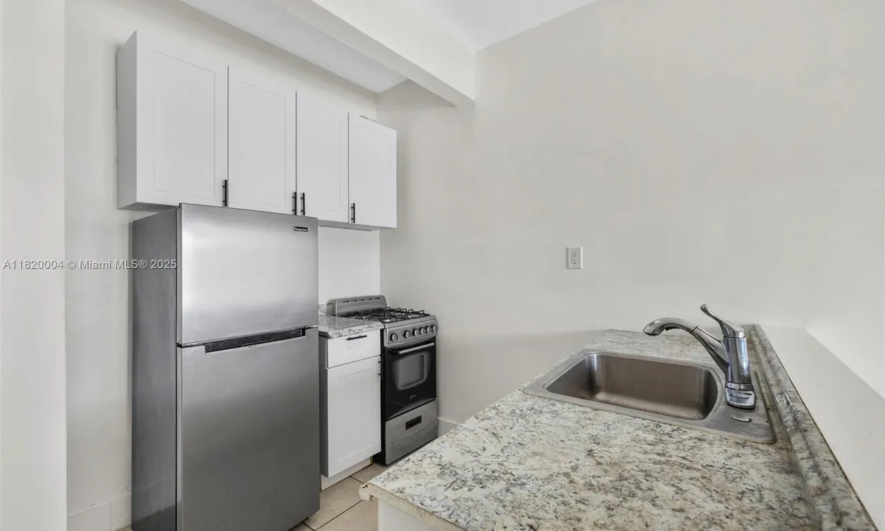 8135 Crespi Blvd # 4, Miami Beach FL 33141