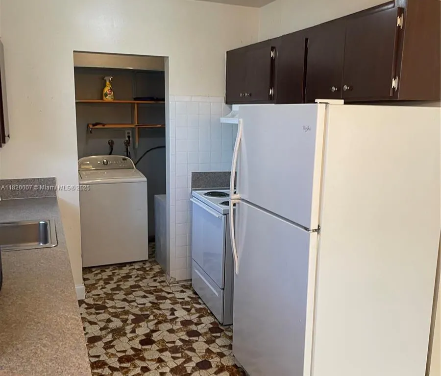 357 SW 1st Ter, Deerfield Beach FL 33441