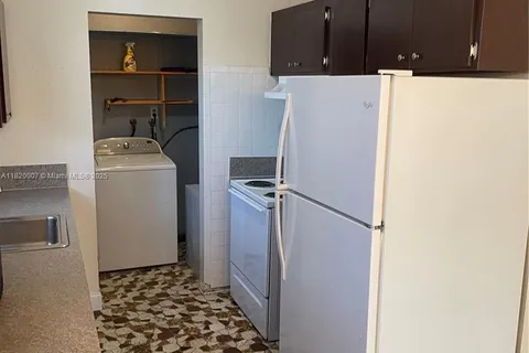 357 SW 1st Ter, Deerfield Beach FL 33441
