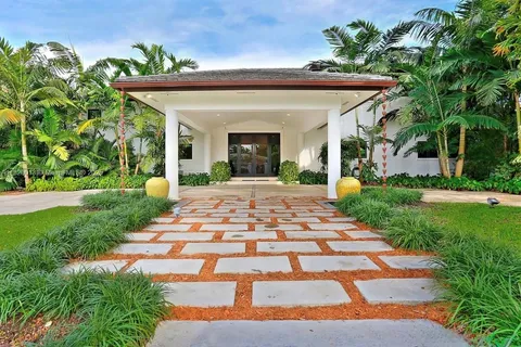 6611 Leonardo St, Coral Gables FL 33146