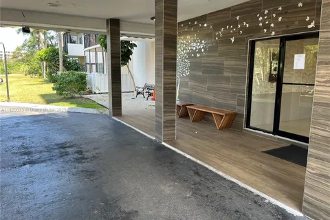 4164 Inverrary Dr # 407, Lauderhill FL 33319
