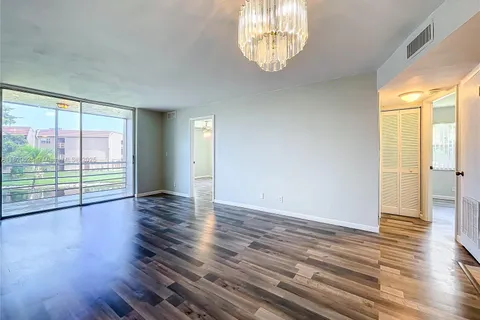 9850 Sunrise Lakes Blvd # 212, Sunrise FL 33322