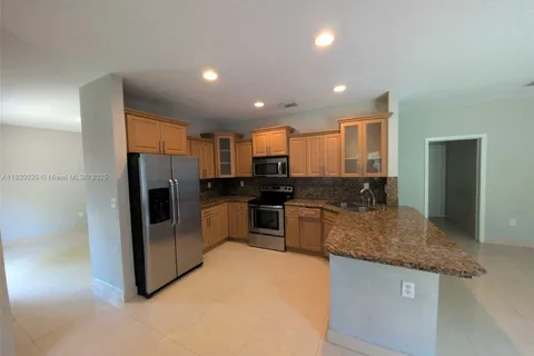 2965 NE 42nd Ave, Homestead FL 33033