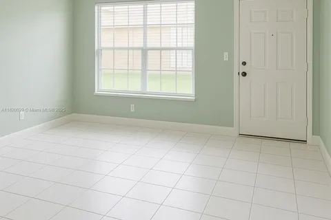291 NW 177th St # 204, Miami Gardens FL 33169