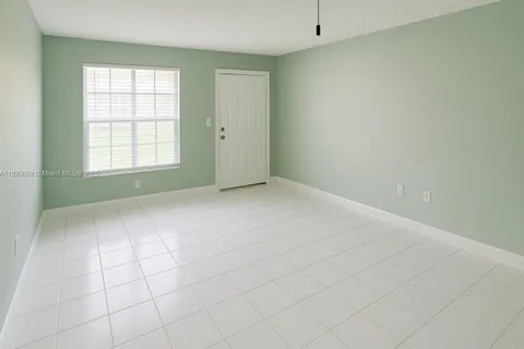 291 NW 177th St # 204, Miami Gardens FL 33169