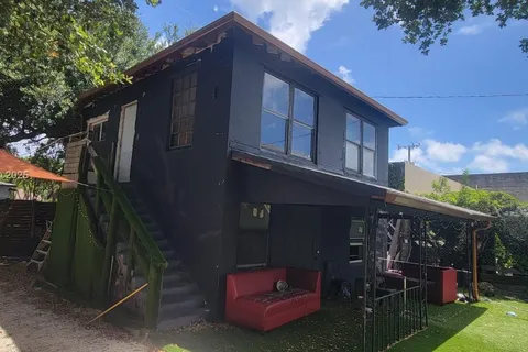 279 NW 54th St, Miami FL 33127
