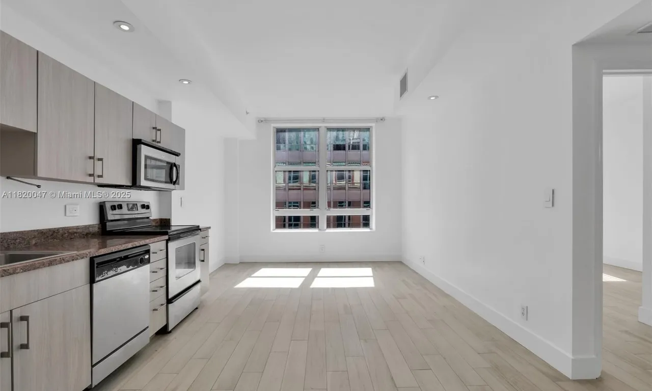 111 E Flagler St # 902, Miami FL 33131