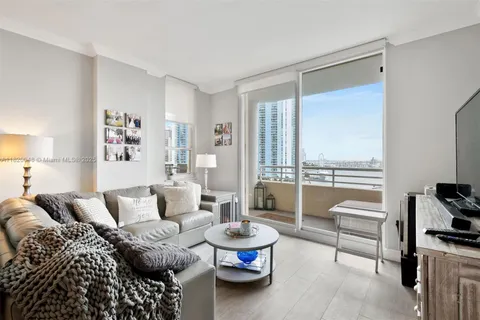 888 Brickell Key Dr # 1006, Miami FL 33131