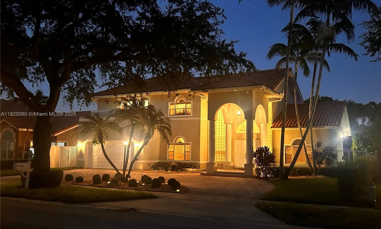16725 NW 84th Ct, Miami Lakes FL 33016