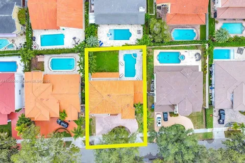 16725 NW 84th Ct, Miami Lakes FL 33016