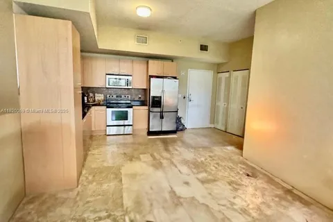 1350 NW 8th Ct # 5, Miami FL 33136