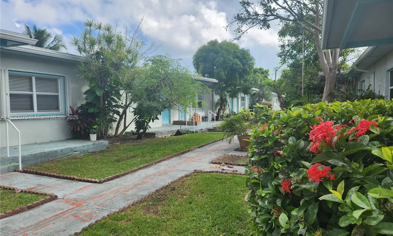 1239 Marseille Dr # 4, Miami Beach FL 33141
