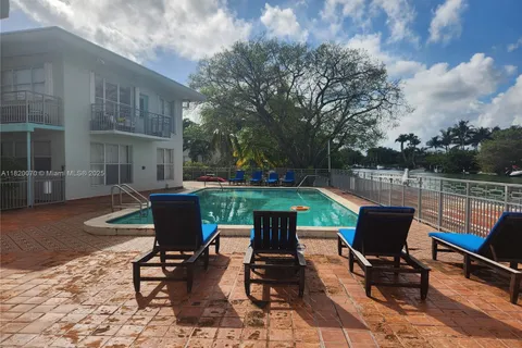 1239 Marseille Dr # 4, Miami Beach FL 33141
