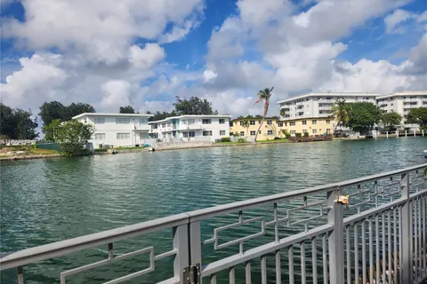 1239 Marseille Dr # 4, Miami Beach FL 33141