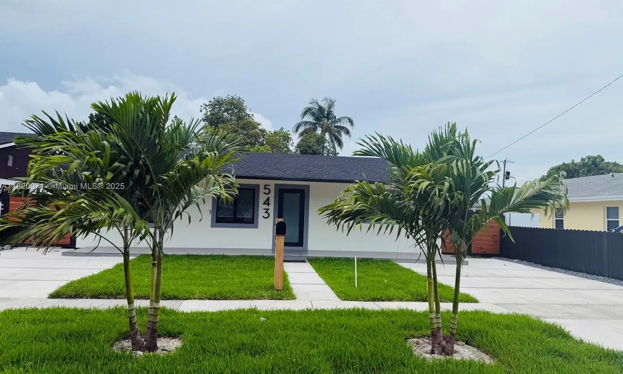 543 E 61st St, Hialeah FL 33013