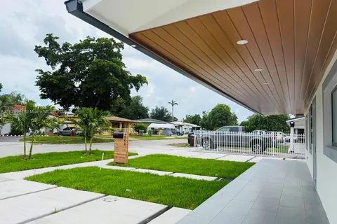 543 E 61st St, Hialeah FL 33013