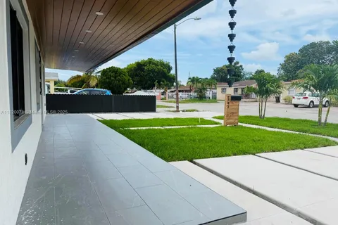 543 E 61st St, Hialeah FL 33013