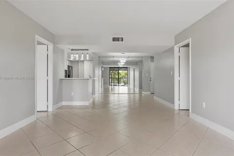 5550 NW 44th St # 205B, Lauderhill FL 33319