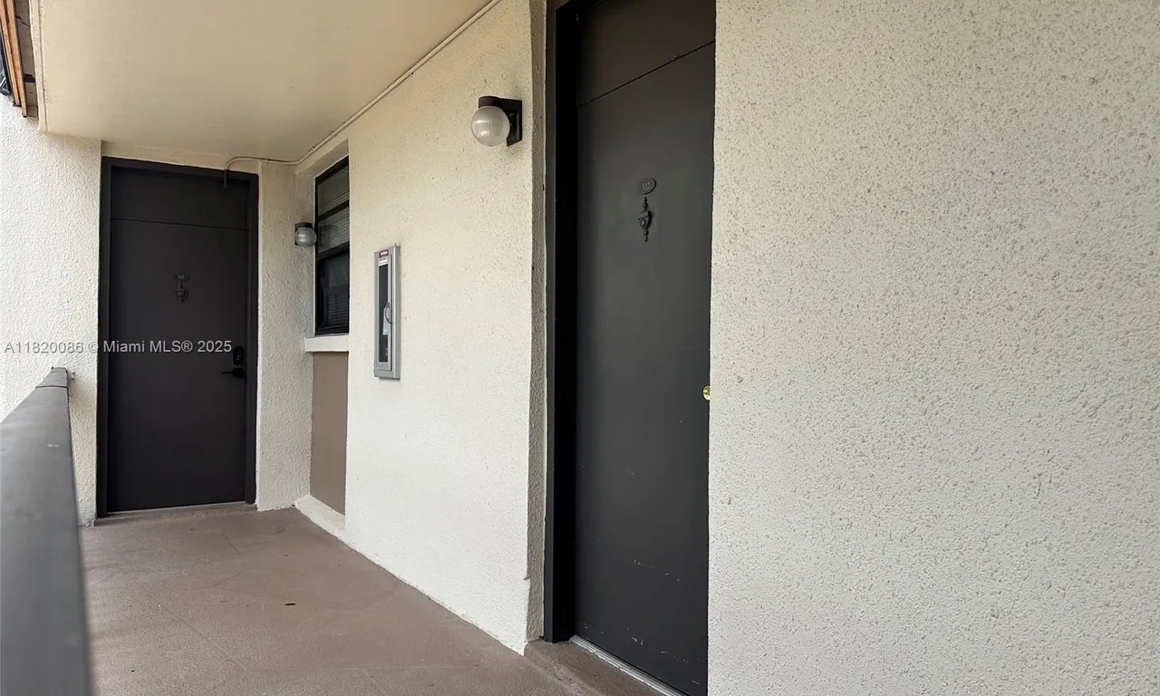 8419 Forest Hills Dr # 302, Coral Springs FL 33065