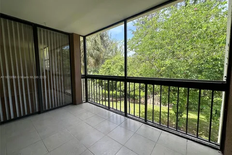 8419 Forest Hills Dr # 302, Coral Springs FL 33065