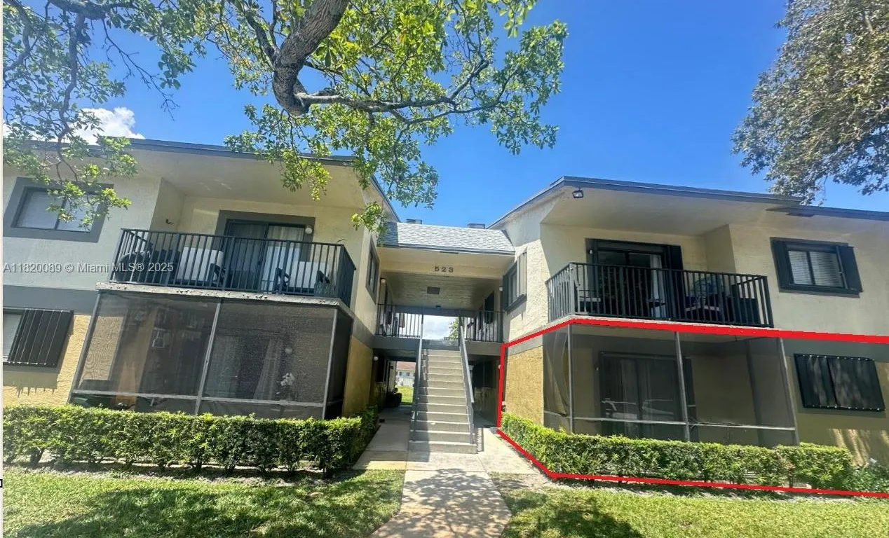 523 Trace Cir # 105, Deerfield Beach FL 33441