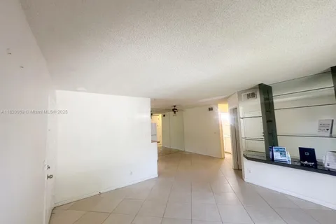 523 Trace Cir # 105, Deerfield Beach FL 33441