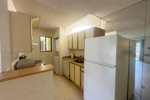 523 Trace Cir # 105, Deerfield Beach FL 33441