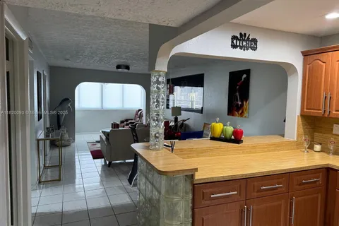 6090 W 18th Ave # 224, Hialeah FL 33012