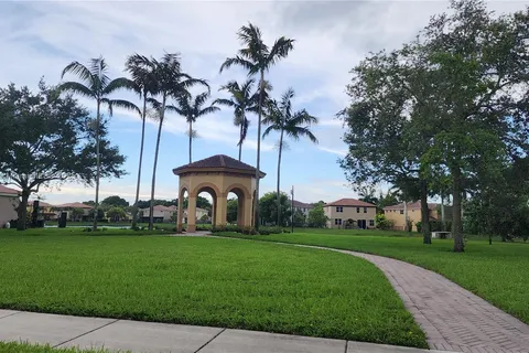 2190 SE 2nd St, Homestead FL 33033