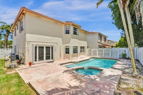 164 Granada Ave, Weston FL 33326