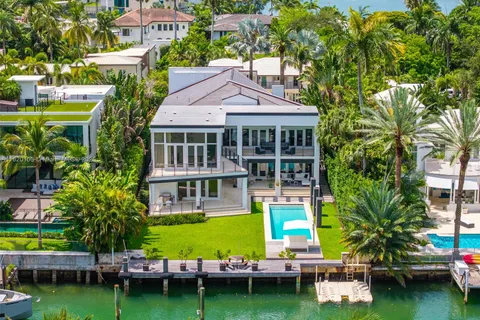 1833 W 24th St, Miami Beach FL 33140