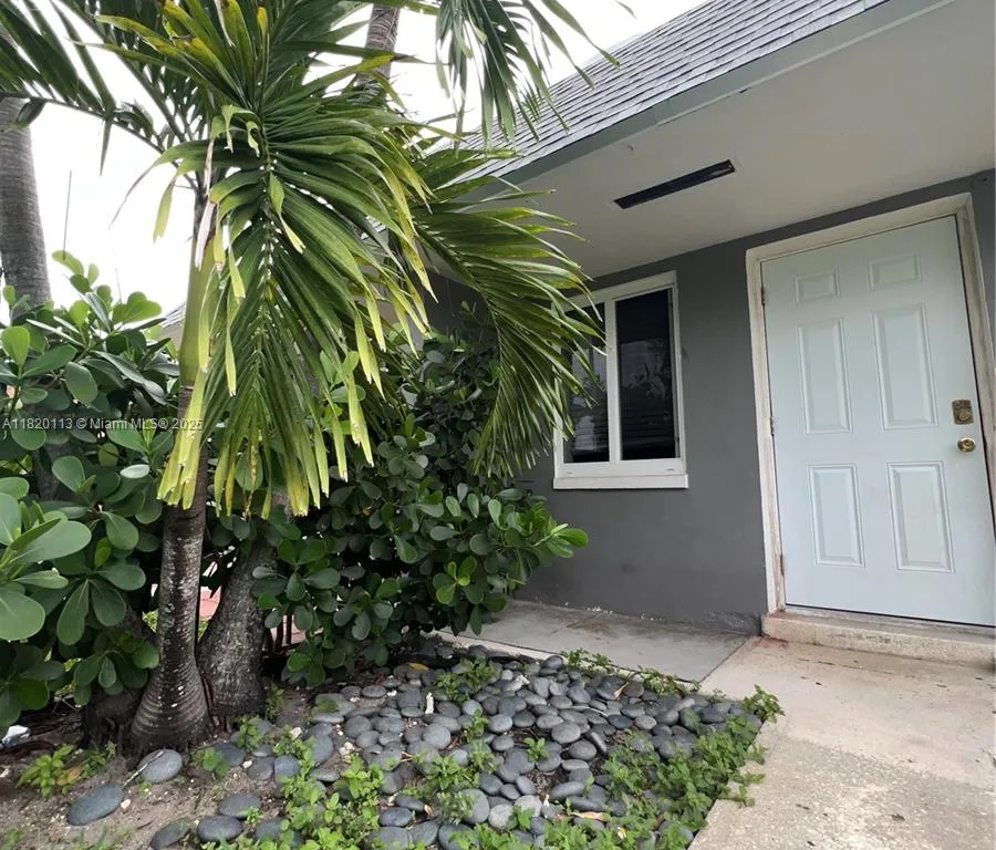 1410 NW 8th Ave, Fort Lauderdale FL 33311
