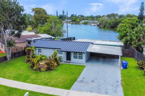 5936 N Farragut Dr, Hollywood FL 33021