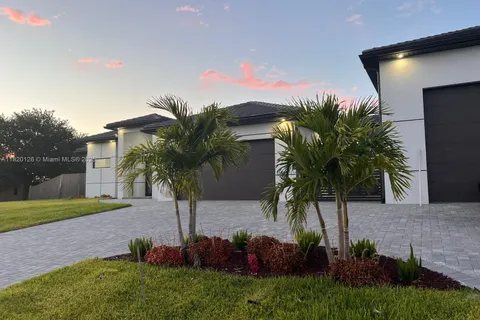 2033 EMBERS PKWY, Cape Coral FL 33993