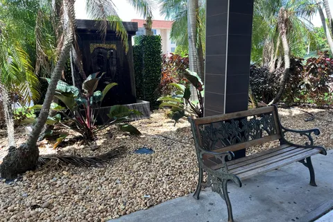 4164 Inverrary Dr # 807, Lauderhill FL 33319