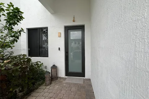 13649 SW 157th Pl, Miami FL 33196